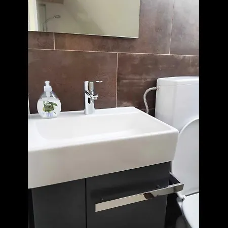 Moderne Ferienwohnung Apartman